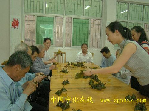 “愛心”粽子飄香光榮院
