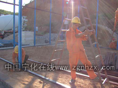 高溫下，永寧高速公路建設(shè)戰(zhàn)猶酣