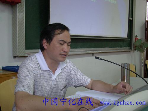 嘔心為教育 瀝血譜新篇 —訪寧化六中校長(zhǎng)黃華山