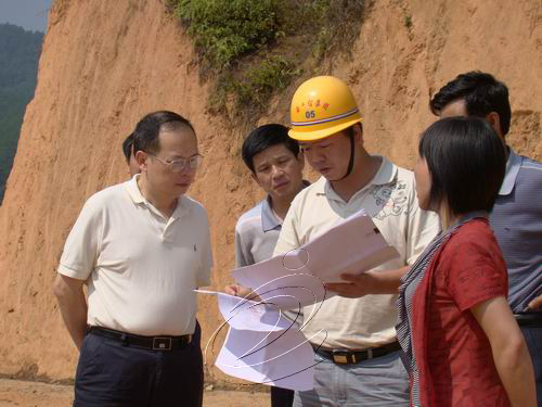 陳忠杰督查在建重點工程　慰問施工一線人員