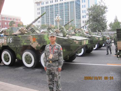 爸，兒向您敬個軍禮！