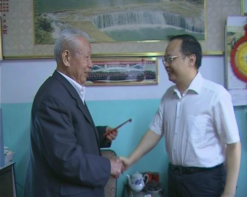 陳忠杰等縣領導重陽佳節送祝福