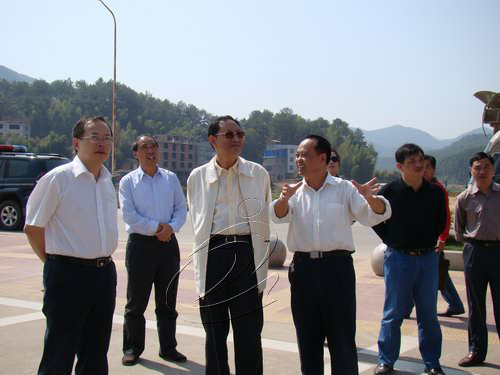 省政協副主席陳蕓到寧視察革命遺址