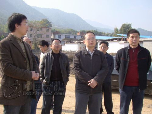 縣委書記陳忠杰到湖村鎮(zhèn)鄧坊村聯(lián)系點調研