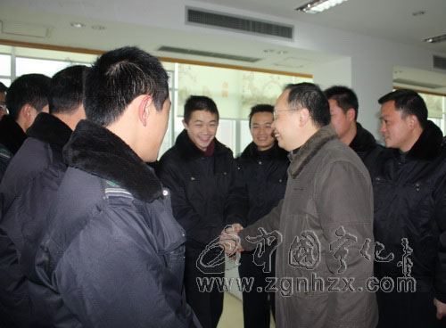 上班第一天　陳忠杰看望機(jī)關(guān)干部職工