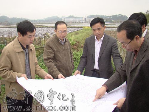 縣委書記陳忠杰要求高標準做好綠化工作