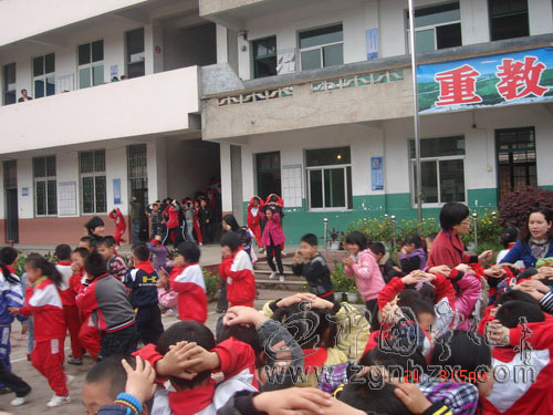 東風小學寧化一中舉行地震疏散演練