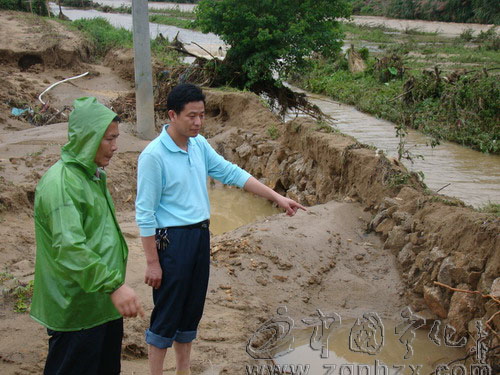 抗洪救災(zāi)先鋒譜⑷：38小時(shí)，他們沒合過眼