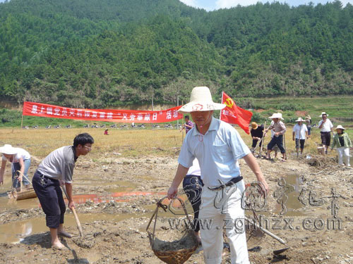 寧化6000余名黨員冒酷暑義務(wù)勞動(dòng)