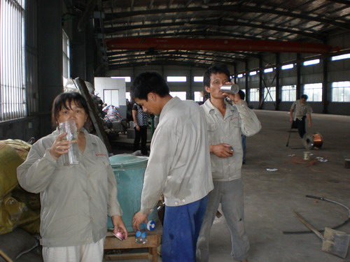 城南工業園區企業為員工防暑降溫