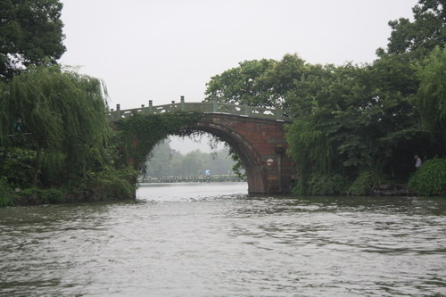 雨中游西湖，真好!
