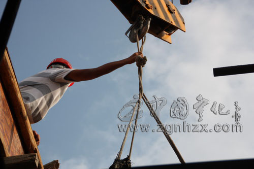 寧化建筑工人：“智”斗酷暑趕進度