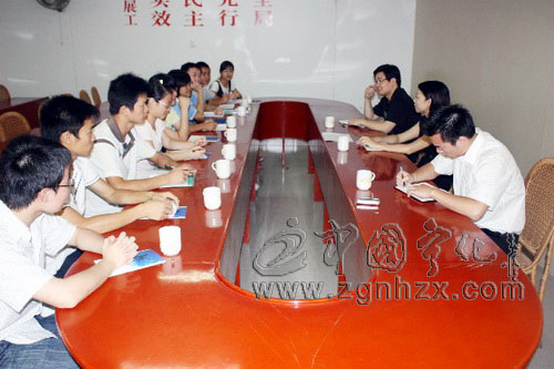 10名大學生志愿者來寧上崗服務