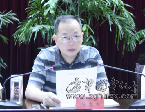 縣委分析上半年黨風(fēng)廉政暨社會(huì)穩(wěn)定形勢