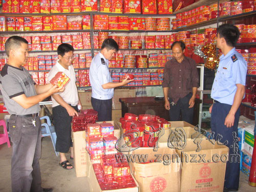 曹坊鄉(xiāng)部門(mén)聯(lián)動(dòng)專項(xiàng)整治煙花爆竹