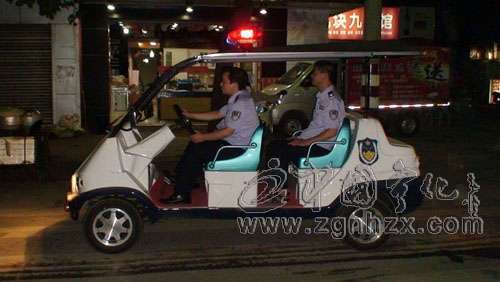 電瓶治安巡邏車亮相寧化城關街頭