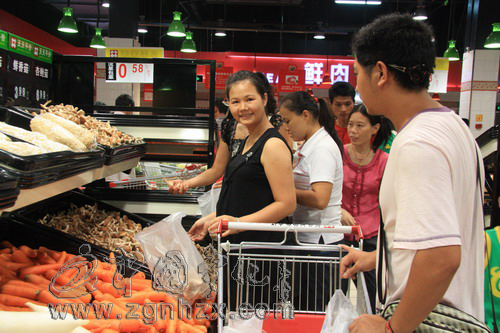 新華都寧化財富店昨日試營業(yè)