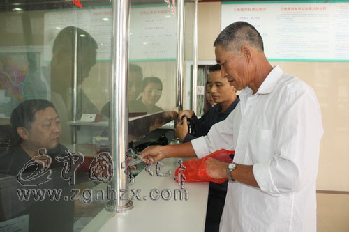 寧化縣國土局“一站式”服務受好評