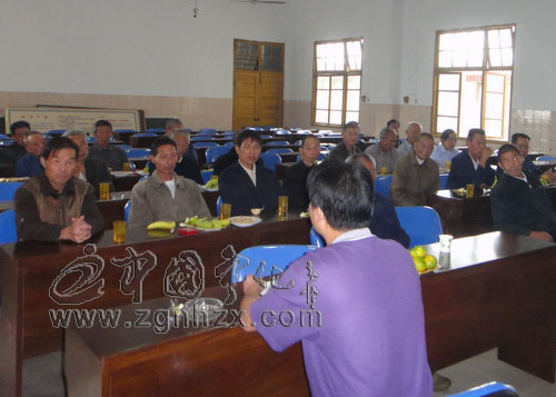 淮土鄉舉行重陽節老干部座談會