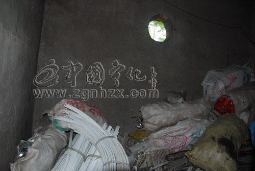 因抓竊賊嘗甜頭　自己偷竊落法網