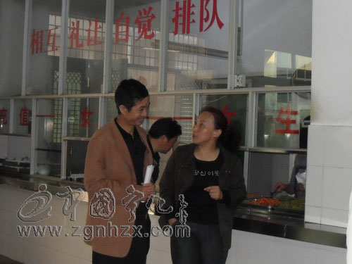 許麗華檢查寧化二中校安工程建設