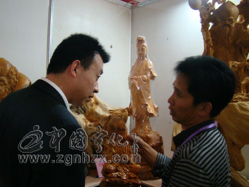 林博會陳高瑤的木雕人氣高