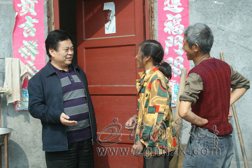 陳瑞鏡深入鄉(xiāng)鎮(zhèn)督查新農(nóng)保工作