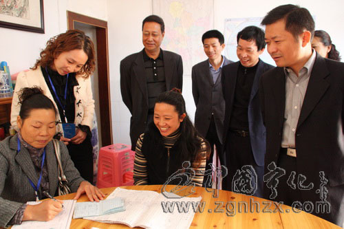 縣領(lǐng)導(dǎo)深入翠江鎮(zhèn)檢查指導(dǎo)人口普查工作