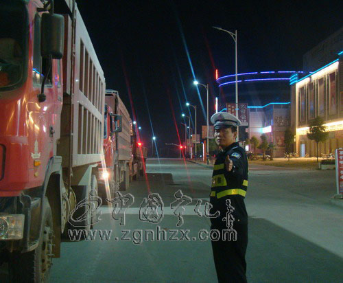 “柴油荒”引發交通擁堵 寧化交警保入閩通道暢通
