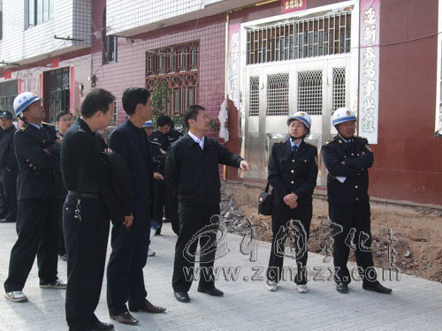 聯合執法強拆違建  震懾搶建加層之風