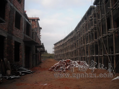 寧化安樂鄉大畢坑重建點30棟安置房全部封頂