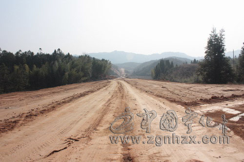 城南鄉(xiāng)調(diào)處矛盾糾紛為省道307線建設(shè)護(hù)航