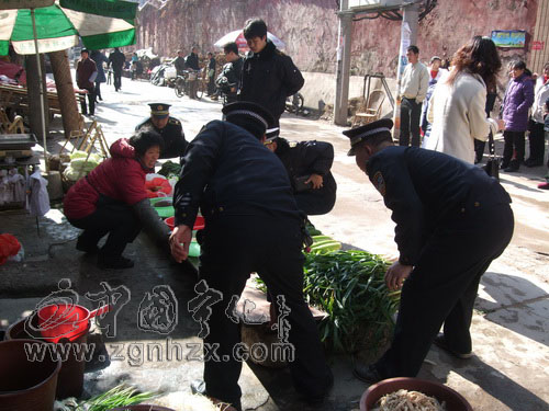 城區五星路占道經營開始聯合集中整治