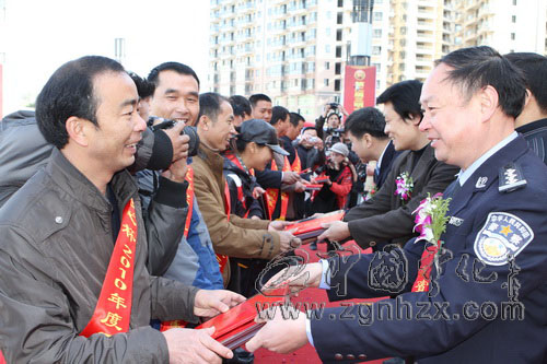 寧化鑫盛駕校教練邱加長榮獲市“明星教練”