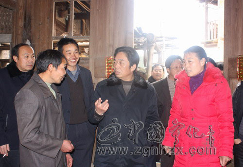 巫福生到畬鄉慰問困難群眾