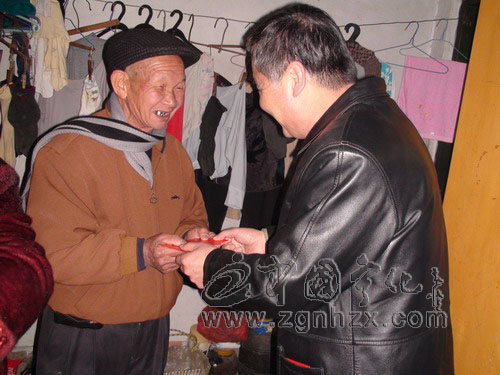 市公路局領導到寧化慰問養路工人