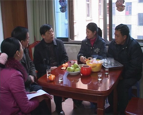 廖金輝慰問道德模范、十佳文明市民和“身邊好人”