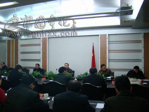 縣委召開常委擴(kuò)大會(huì)議 貫徹省市兩會(huì)精神