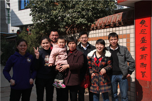 “新春走基層”之四：子女都“歸巢”過年年味濃