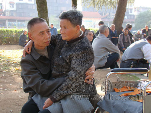 四年悉心照料病妻 巫懷德榮登“福建好人榜”