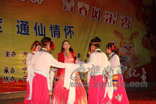 展示青春風采　喜慶兔年新春