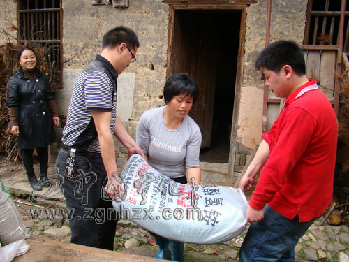 寧化360余計生困難戶領到免費農資