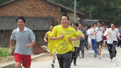 寧化民族學校長跑比賽慶“五一”