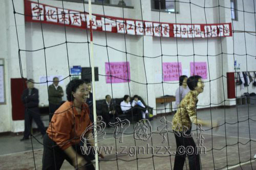 寧化縣職工慶“五一”氣排球賽落幕