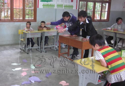 多彩“助殘日” 快樂特校生