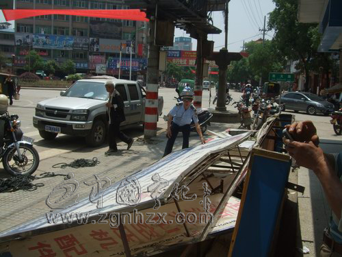 寧化打響清理破損無主廣告牌匾“戰役”