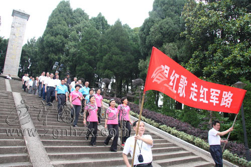 三明53名“移動”老人寧化重走長征路