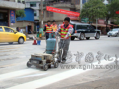 寧化：35萬元為城區斑馬線“穿新衣”