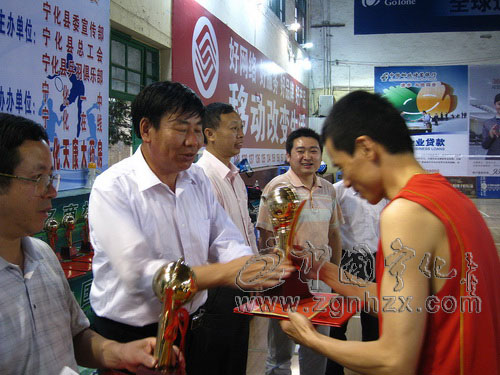 “紅五月•天康杯”乒羽團體賽閉幕