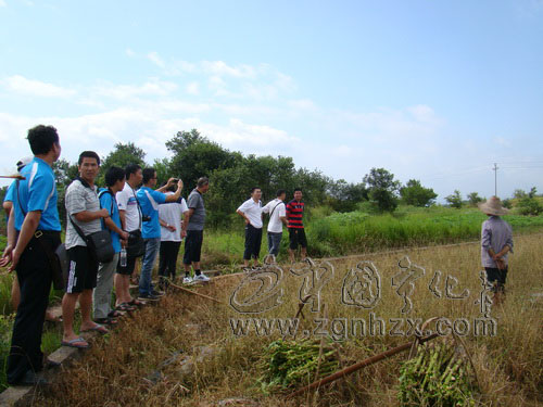 寧化在線網(wǎng)友走進(jìn)紅軍醫(yī)院尋找紅色“足跡”